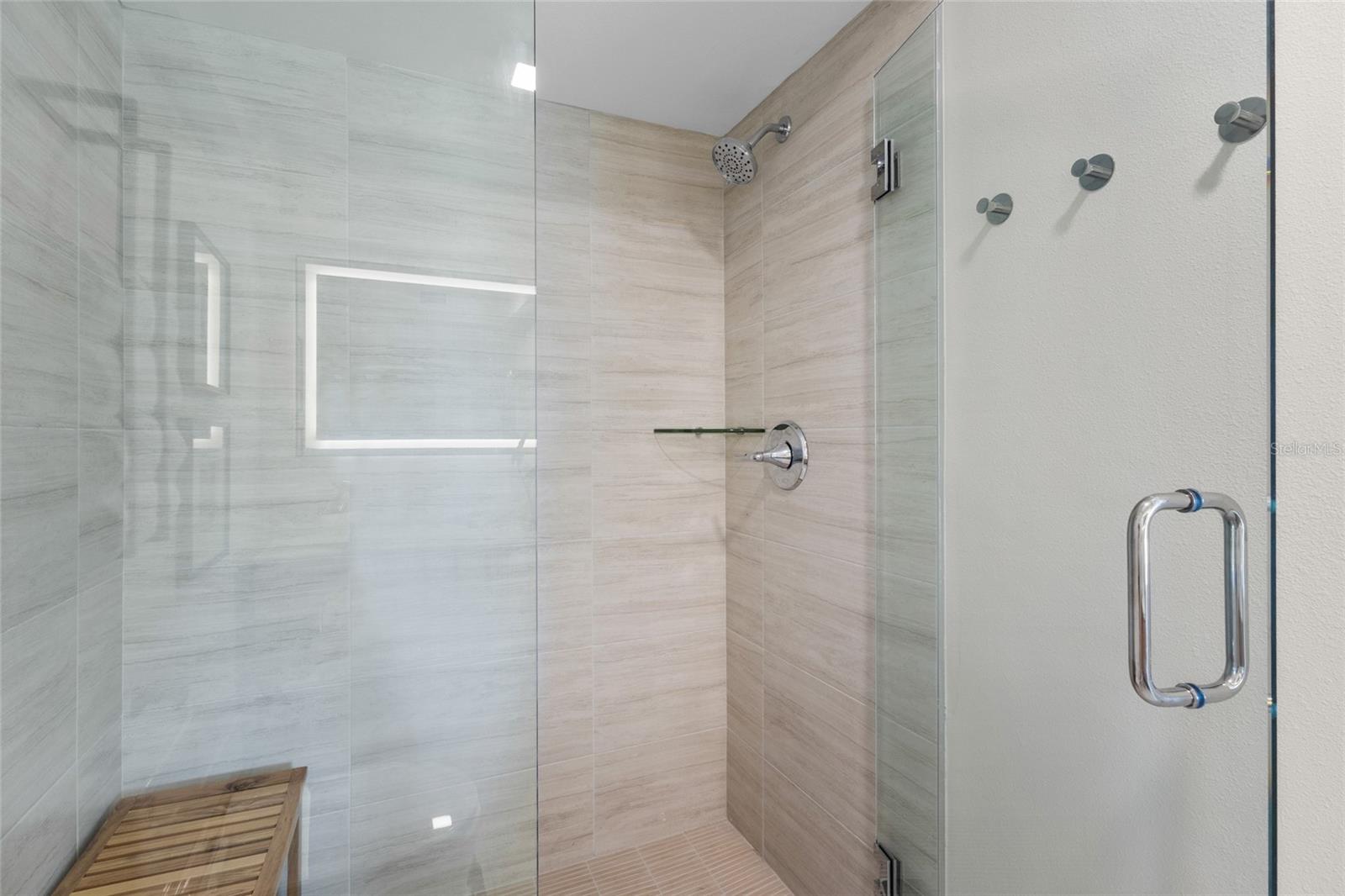 LONGBOAT ARMS - Residential