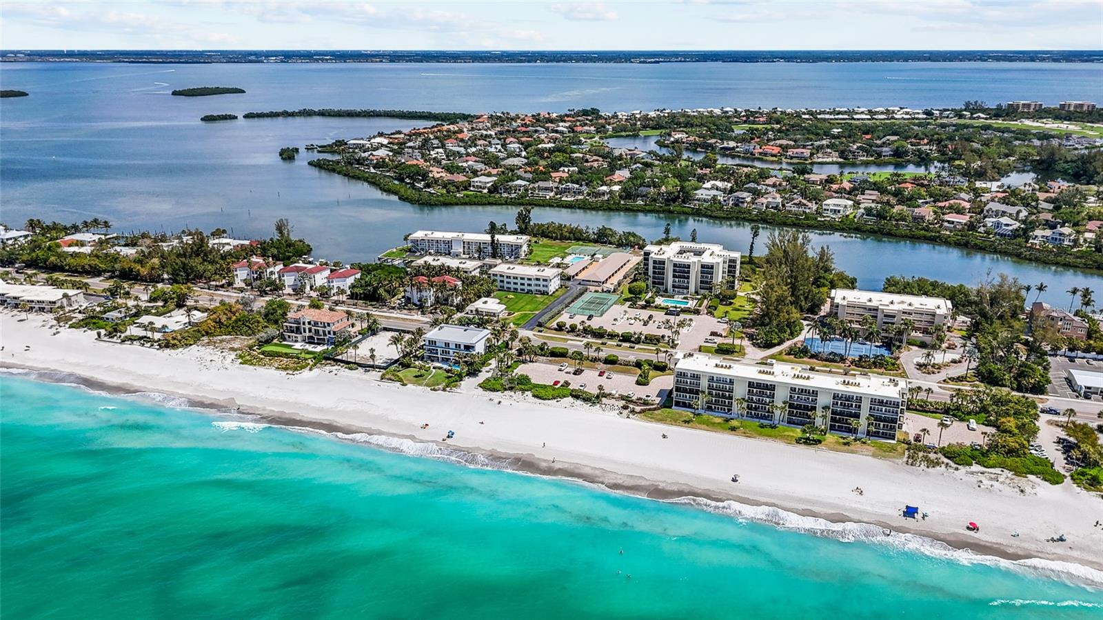LONGBOAT ARMS - Residential