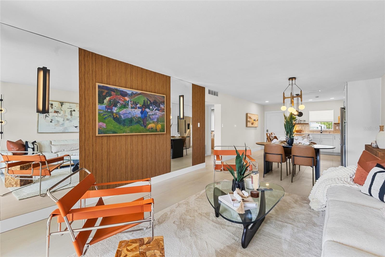 LONGBOAT ARMS - Residential