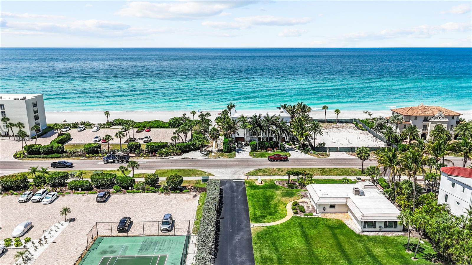 LONGBOAT ARMS - Residential