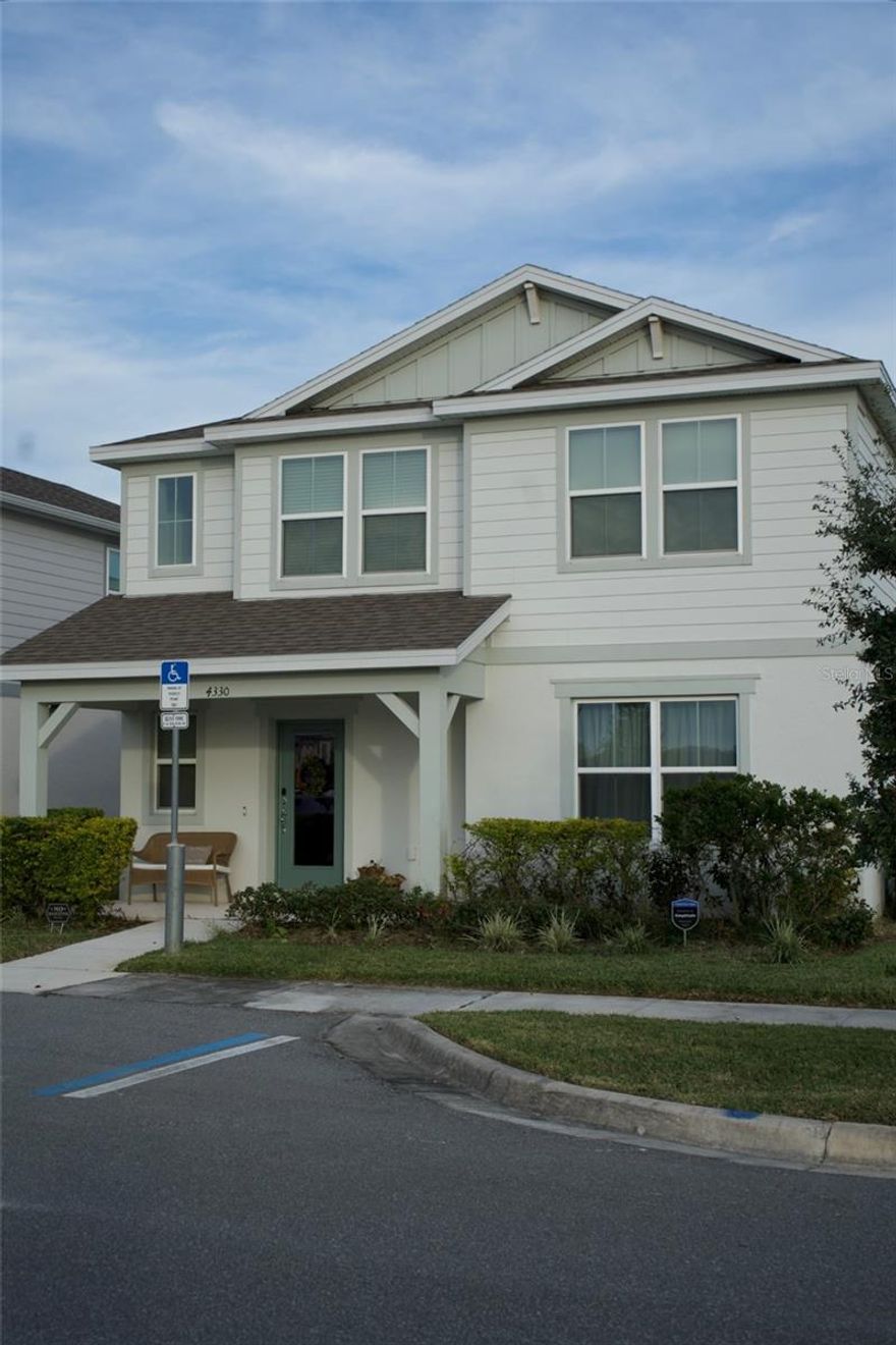 Located in the highly desirable Winding Meadows community, this 2023 Pulte built home offers 3 bedrooms, 2.5 bathrooms, and 2,222 sq. ft. of open
concept living. The chef’s kitchen features quartz countertops, stainless steel appliances, a large center island, and a spacious under stair walk in
pantry providing abundant storage, ideal for both entertaining and everyday living. The owner’s suite includes a spacious walk in closet, while the main
floor office provides both a functional and aesthetic space, with the flexibility to be converted into a bedroom if desired. Additional upgrades include a
living room accent wall, custom entrance decal, wainscoting in the guest bath, and a cohesive neutral color palette throughout. The home also features
a security system on all perimeters, and a water softener. Community amenities include a resort style pool, parks, and walking trails, with convenient
access to shopping, dining, outdoor recreation, and top rated schools. Internet and TV are included in the low HOA, no CDD, and energy efficient
construction adds long term value. This home offers an exceptional blend of comfort, style, and modern living in the heart of Apopka.