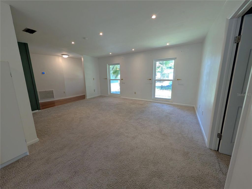 Photo of 719 Regent Circle S, Brandon, FL 33511 (MLS # O6400983)