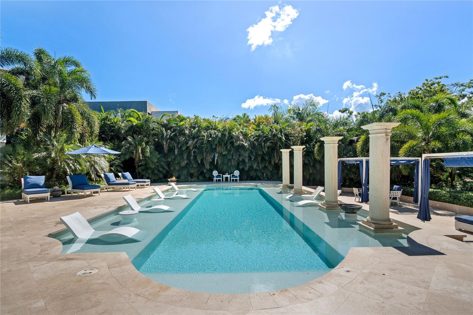 DORADO COUNTRY ESTATES - Residential