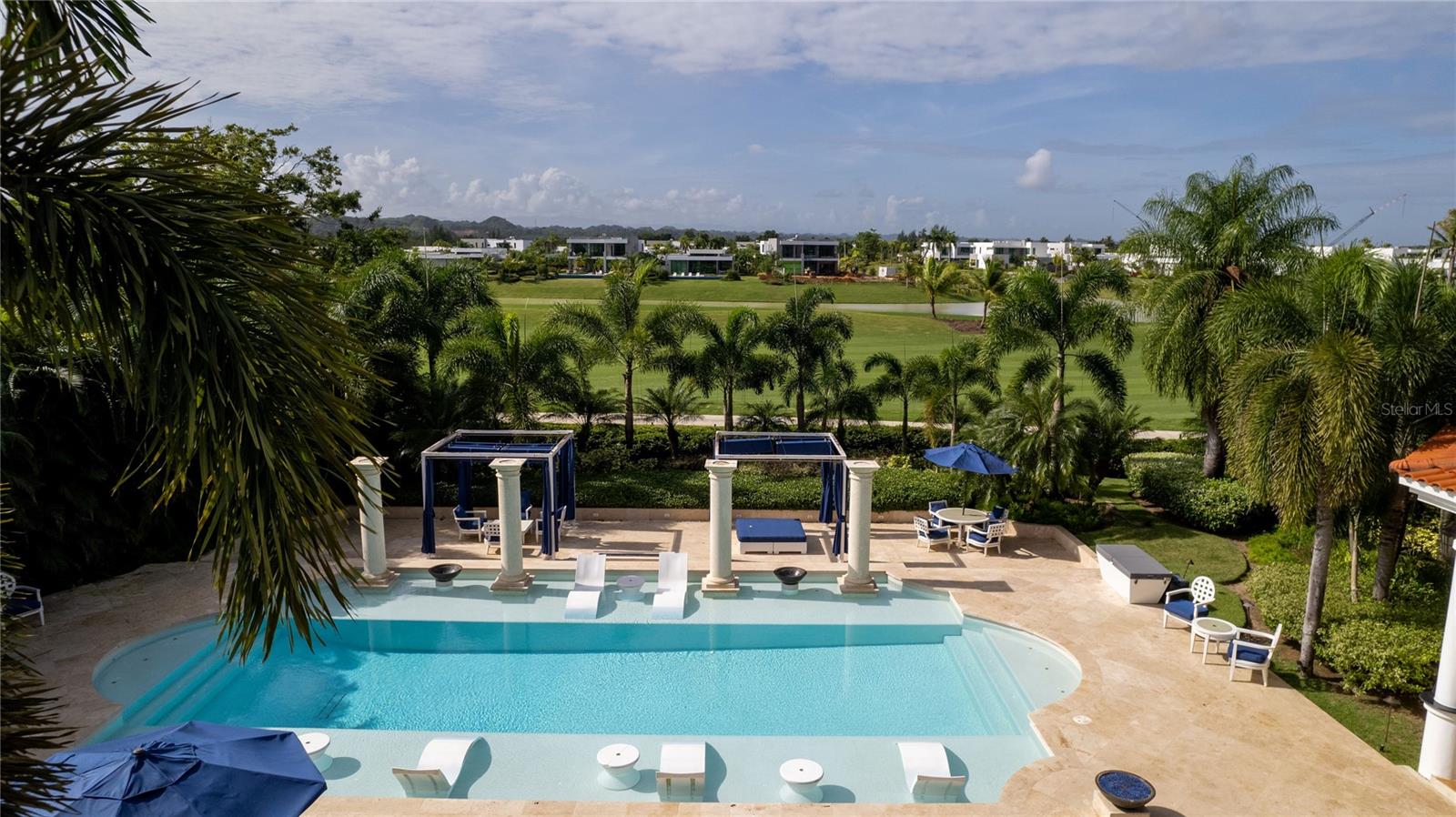 DORADO COUNTRY ESTATES - Residential