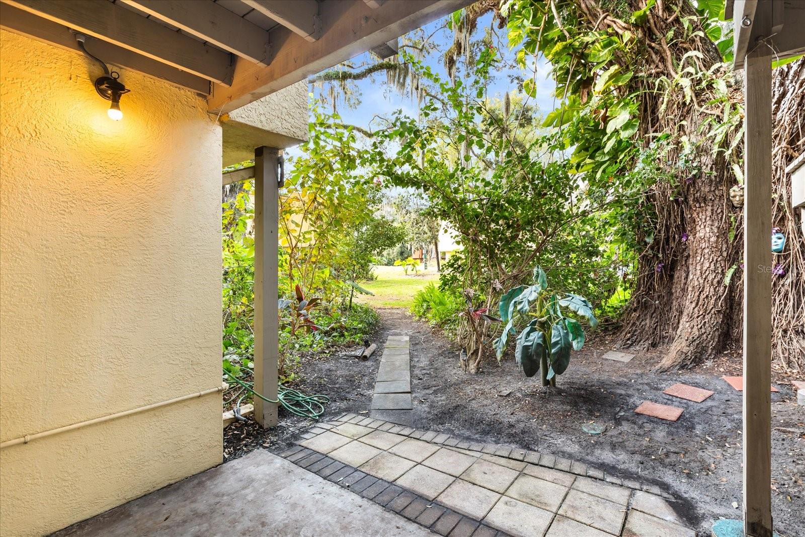 LA COSTA BRAVA LAKESIDE - Residential