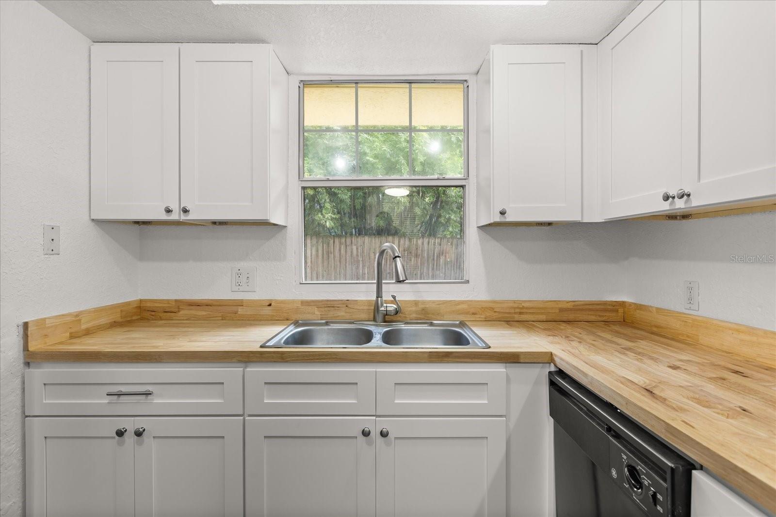 LA COSTA BRAVA LAKESIDE - Residential