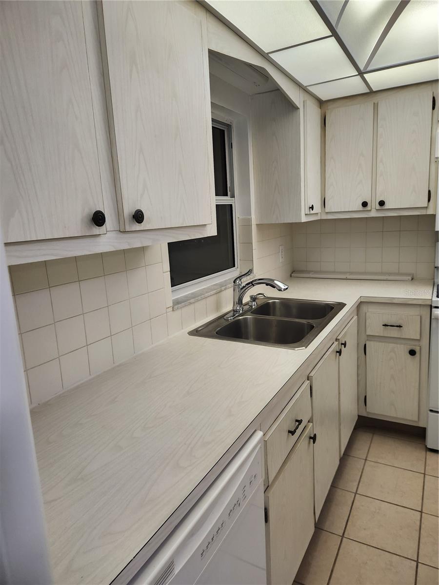 4525 COVE CIRCLE 304