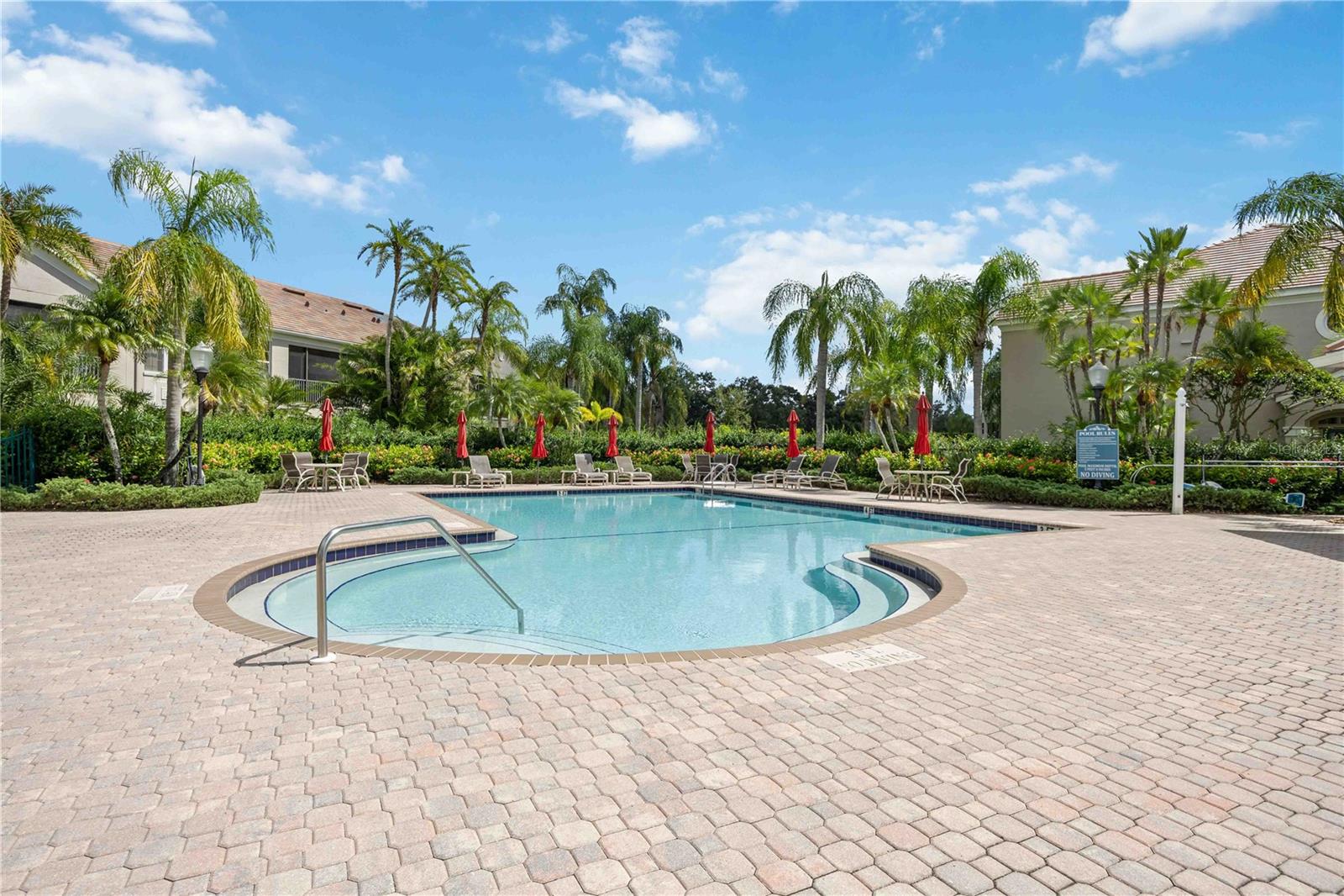 PARISIENNE GARDENS - Residential Lease