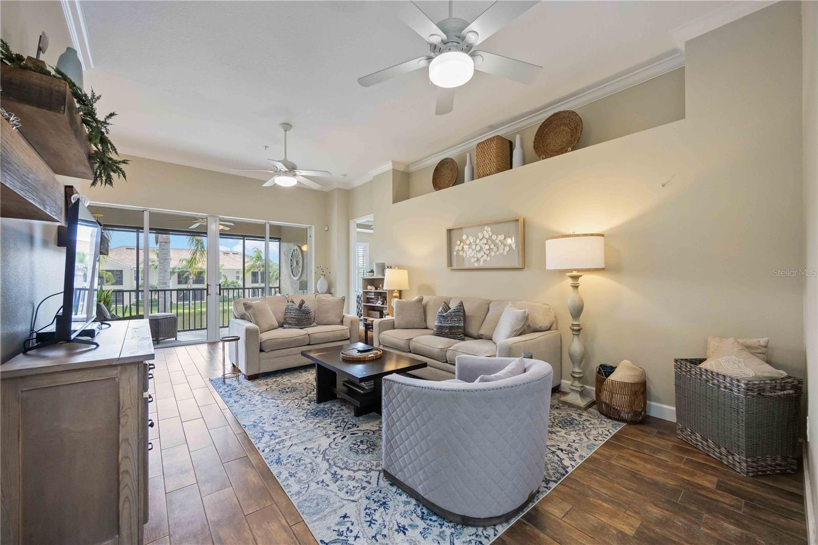 PARISIENNE GARDENS - Residential Lease