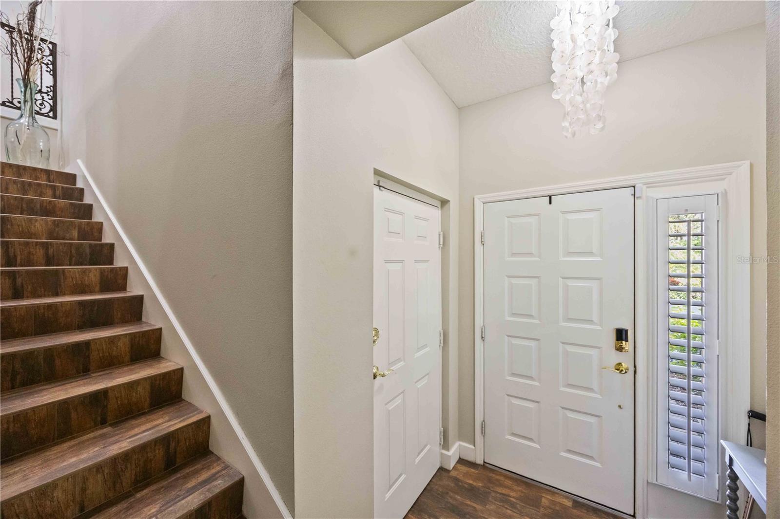PARISIENNE GARDENS - Residential Lease