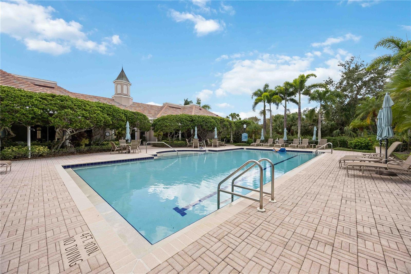 PARISIENNE GARDENS - Residential Lease