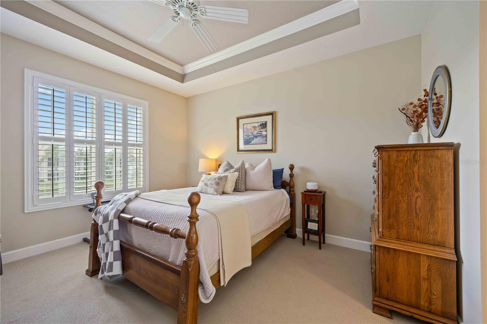 PARISIENNE GARDENS - Residential Lease