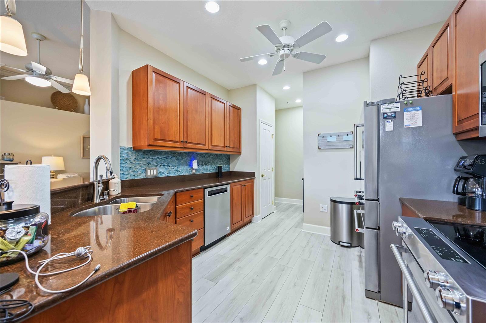 PARISIENNE GARDENS - Residential Lease