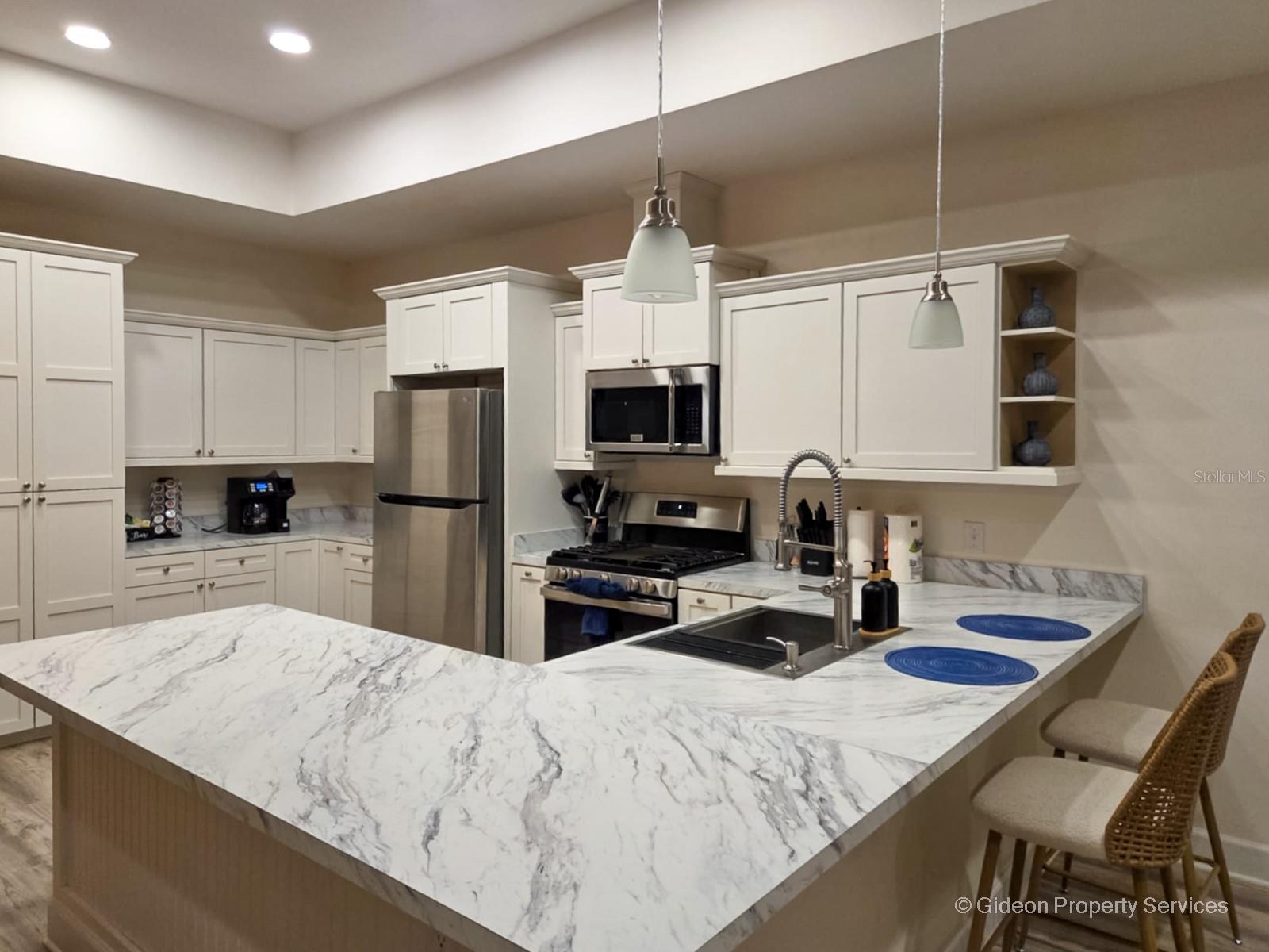 MINOR SUB POR - Residential Lease