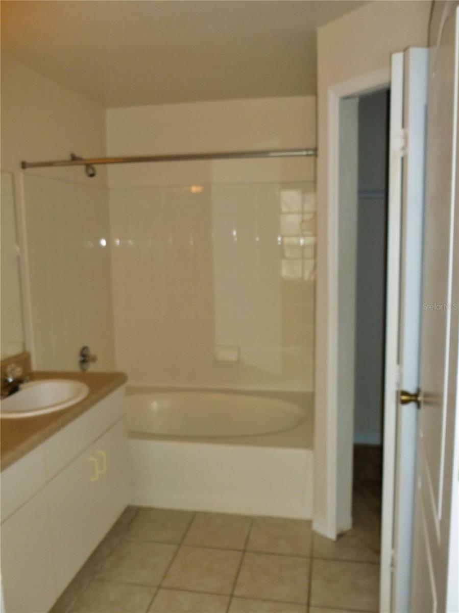 BELLA VILLINO III - Residential Lease