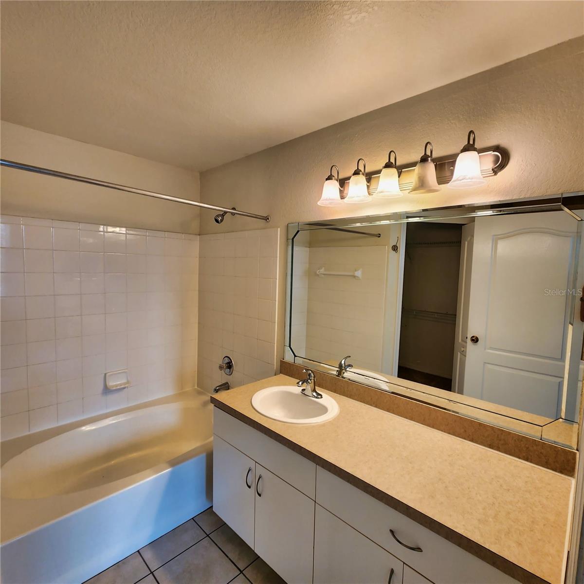 BELLA VILLINO III - Residential Lease
