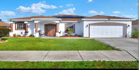 Photo of 1561 Shorewood Drive, Auburndale, FL 33823 (MLS # P4936080)