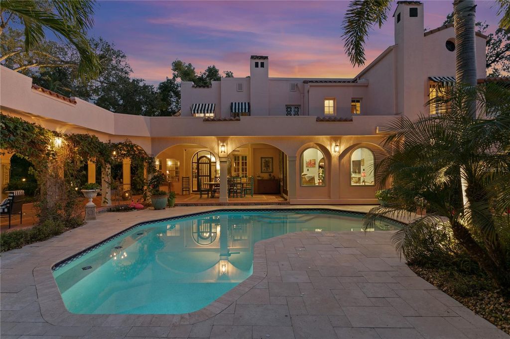 Photo of 7211 3rd Avenue S, St Petersburg, FL 33707 (MLS # TB8470752)