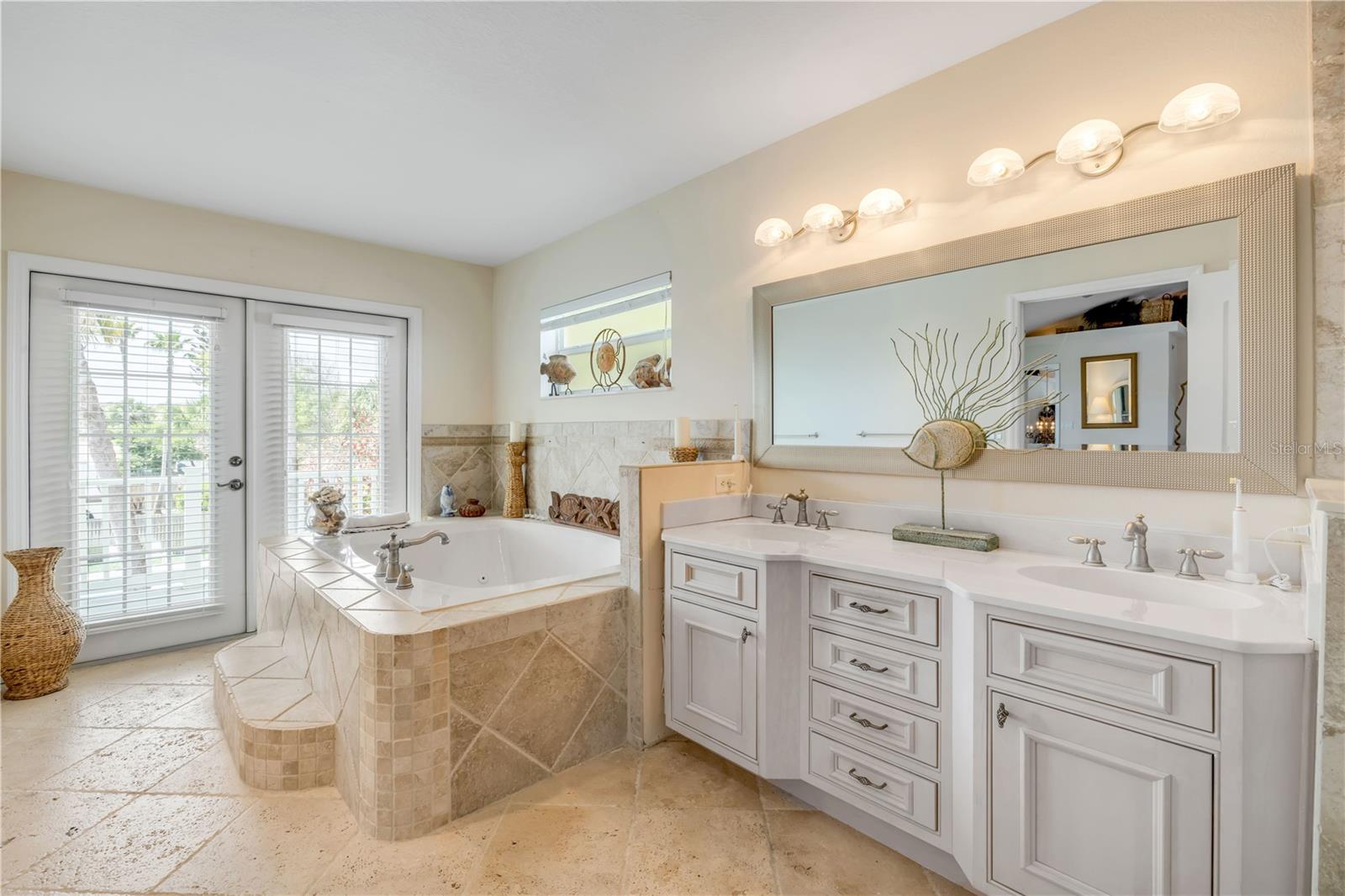 DETWILERS N 650 FT LT 02 16 17 34 NEW SMYRNA BEACH - Residential