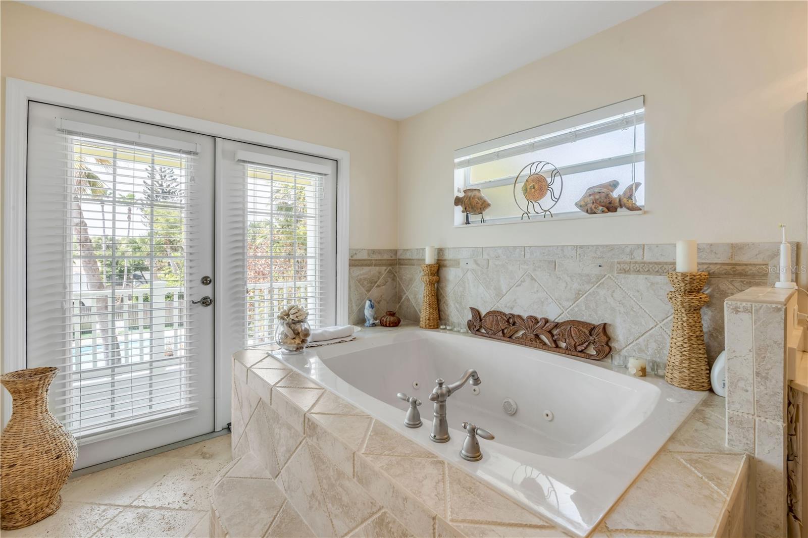 DETWILERS N 650 FT LT 02 16 17 34 NEW SMYRNA BEACH - Residential