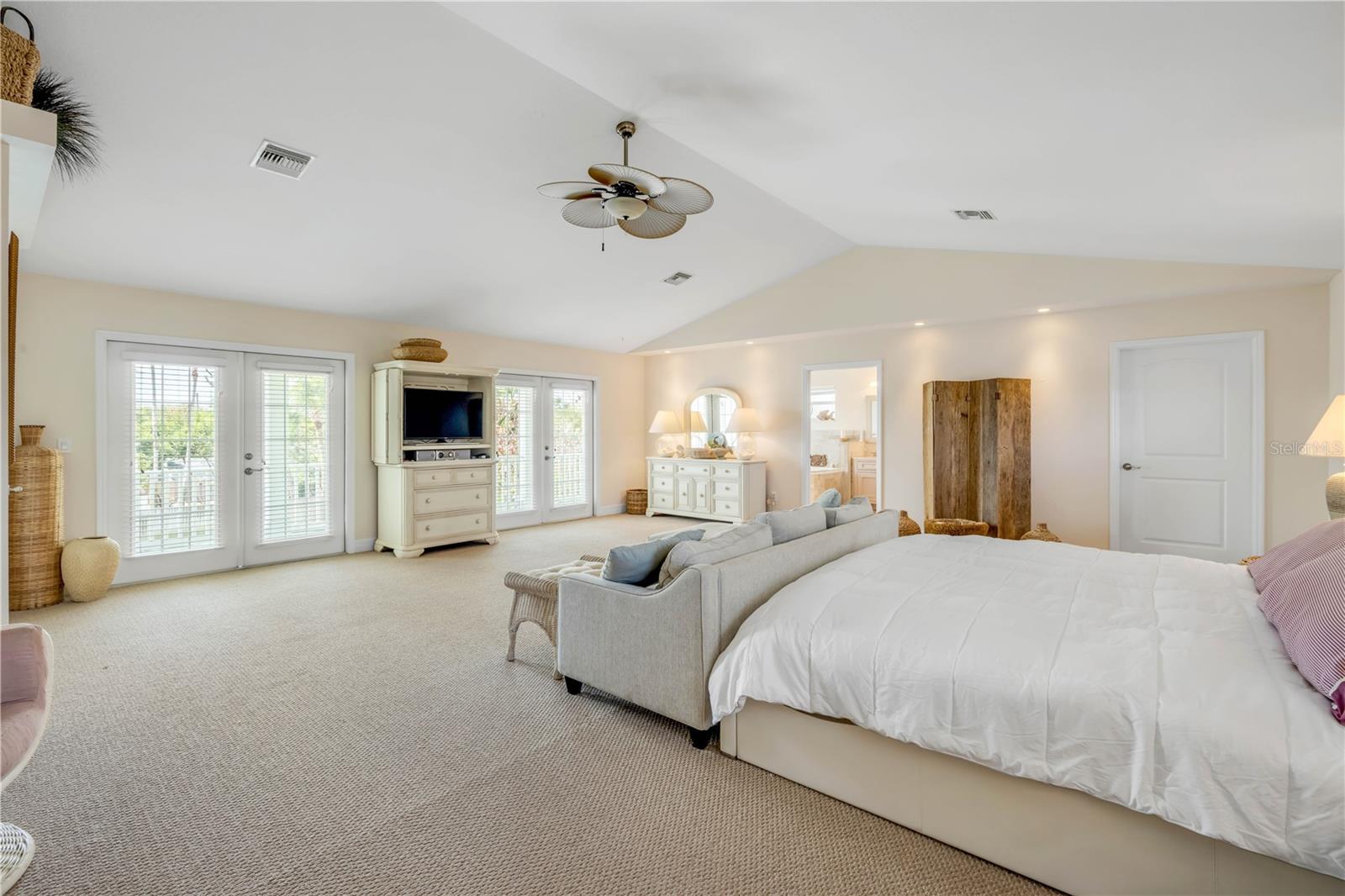 DETWILERS N 650 FT LT 02 16 17 34 NEW SMYRNA BEACH - Residential