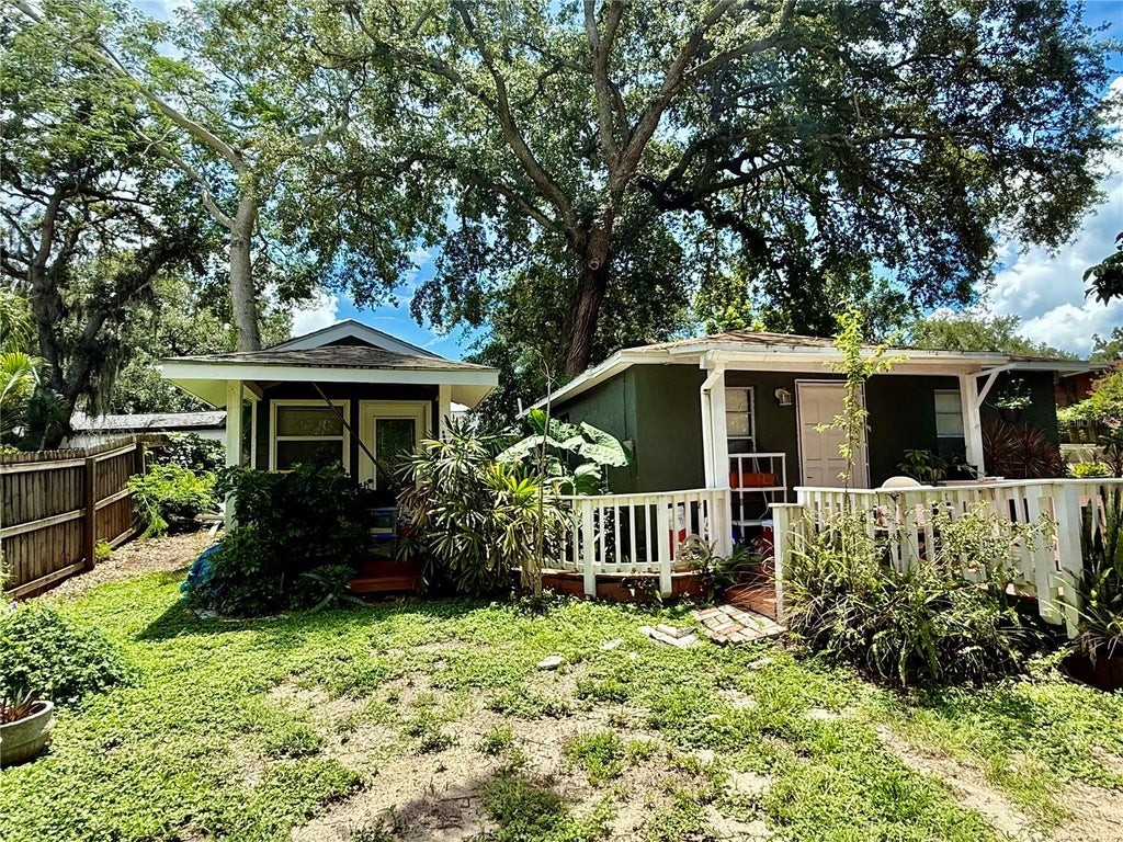 Photo of 1014 W Mohawk Avenue, Tampa, FL 33603 (MLS # TB8555166)