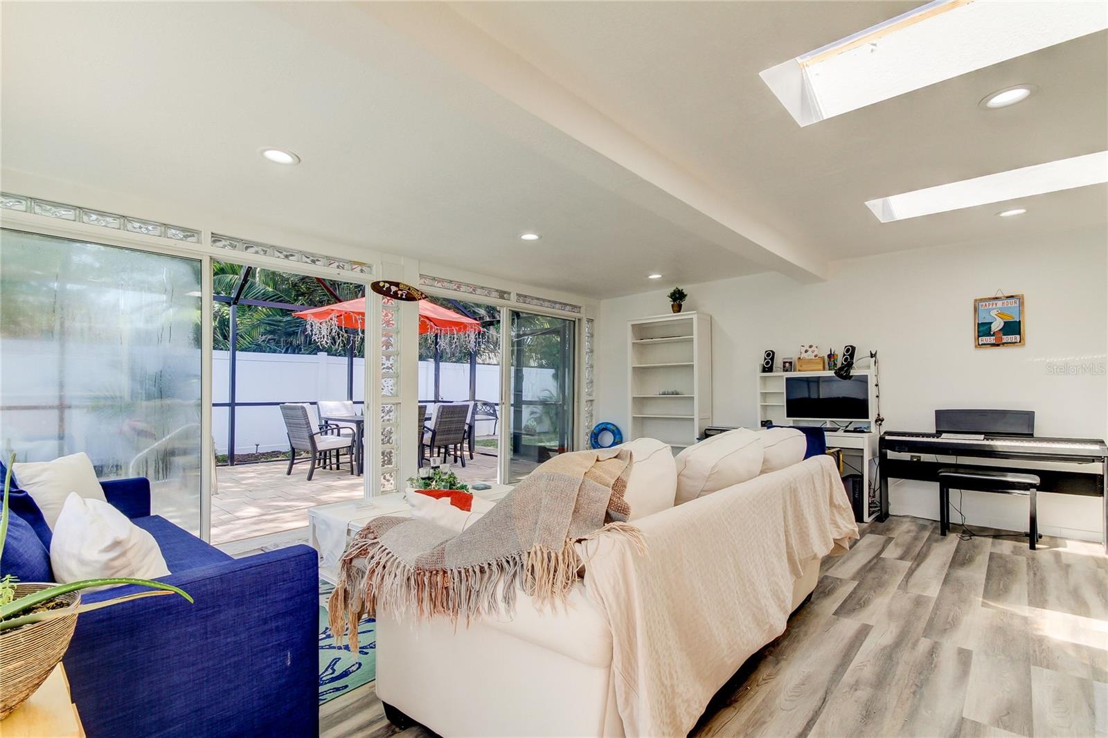 COLLEGE PARK - Residential