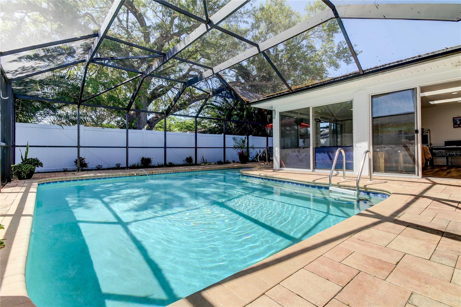 COLLEGE PARK - Residential