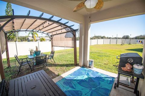 A home in WINTER HAVEN