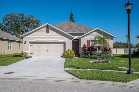 A home in WINTER HAVEN