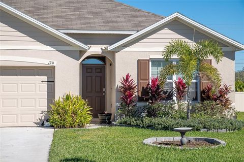 A home in WINTER HAVEN