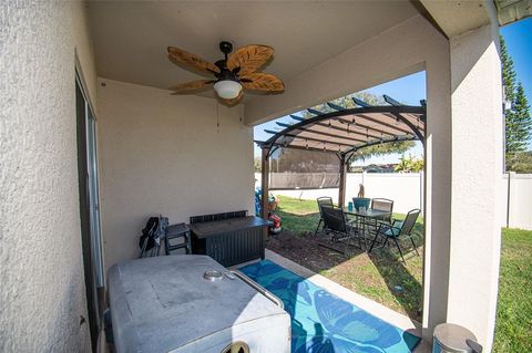 A home in WINTER HAVEN