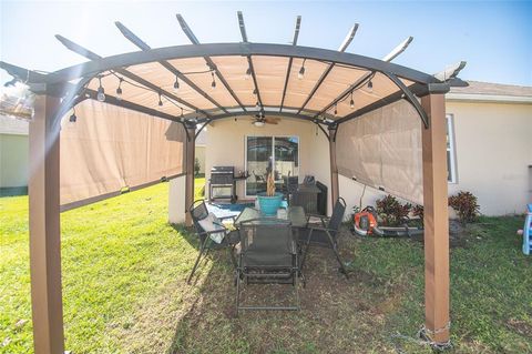 A home in WINTER HAVEN