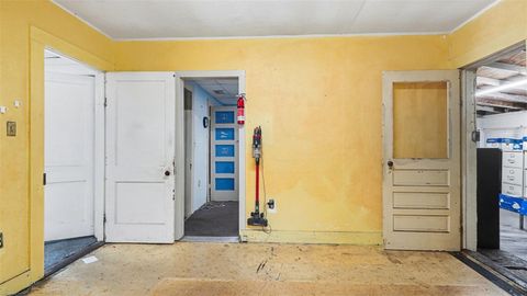 Tiny photo for 514 SW 2nd Avenue, Ocala, FL 34471 (MLS # O6390993)