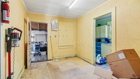 Tiny photo for 514 SW 2nd Avenue, Ocala, FL 34471 (MLS # O6390993)