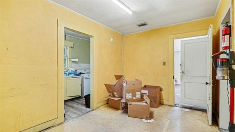 Tiny photo for 514 SW 2nd Avenue, Ocala, FL 34471 (MLS # O6390993)