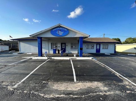 Photo of 2315 W Old Us Highway 441, Mount Dora, FL 32757 (MLS # G5102484)