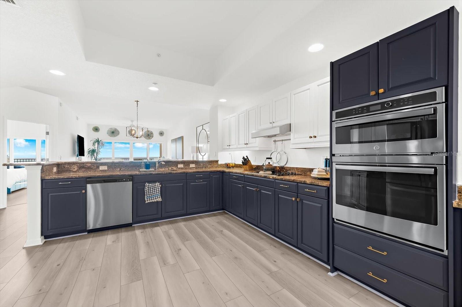 LA VISTANA CONDO - Residential