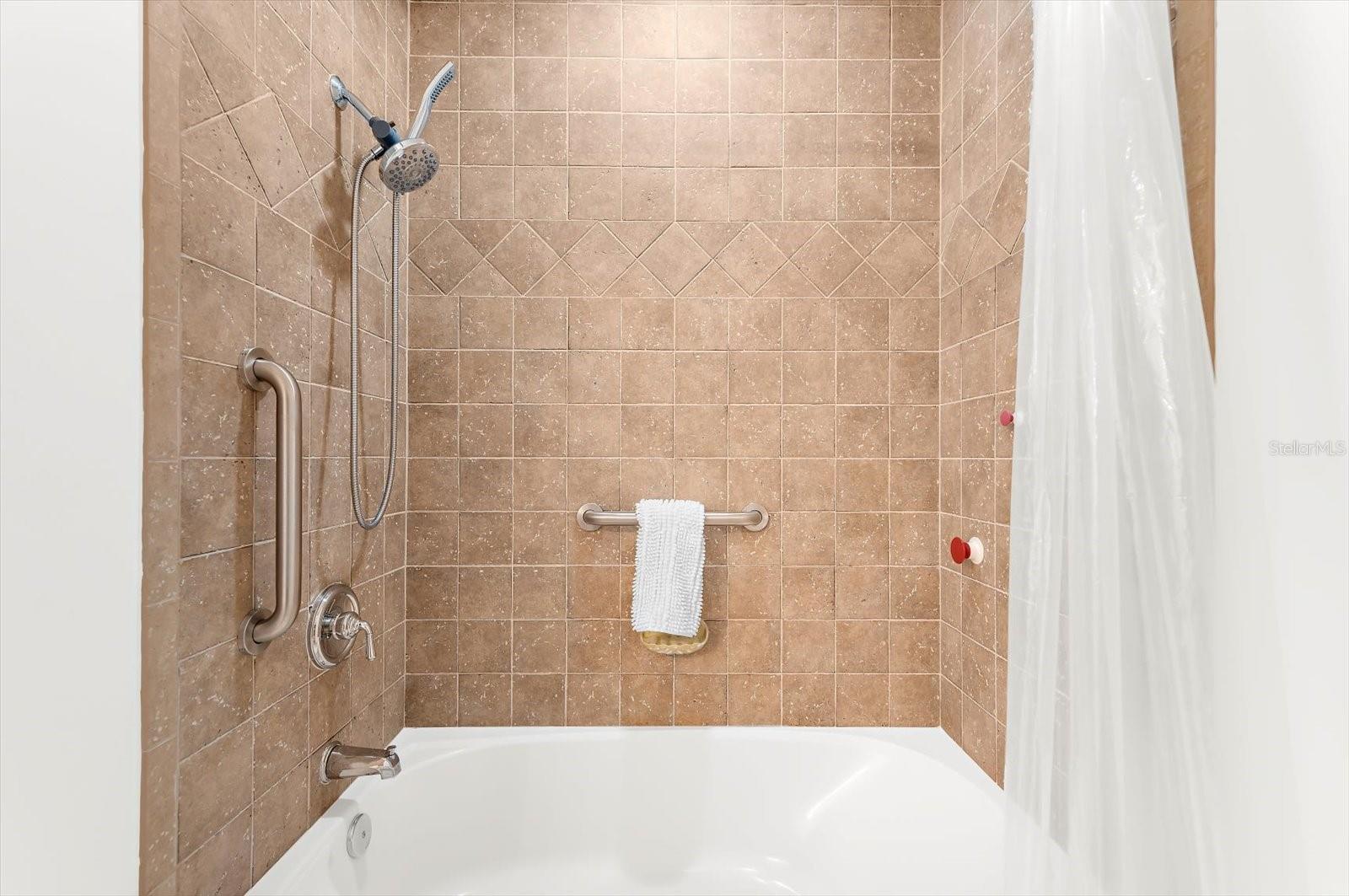 LA VISTANA CONDO - Residential