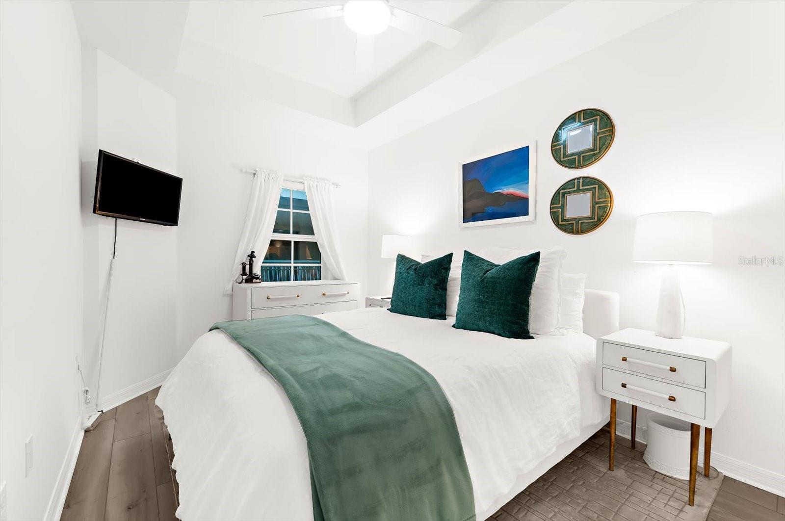 LA VISTANA CONDO - Residential