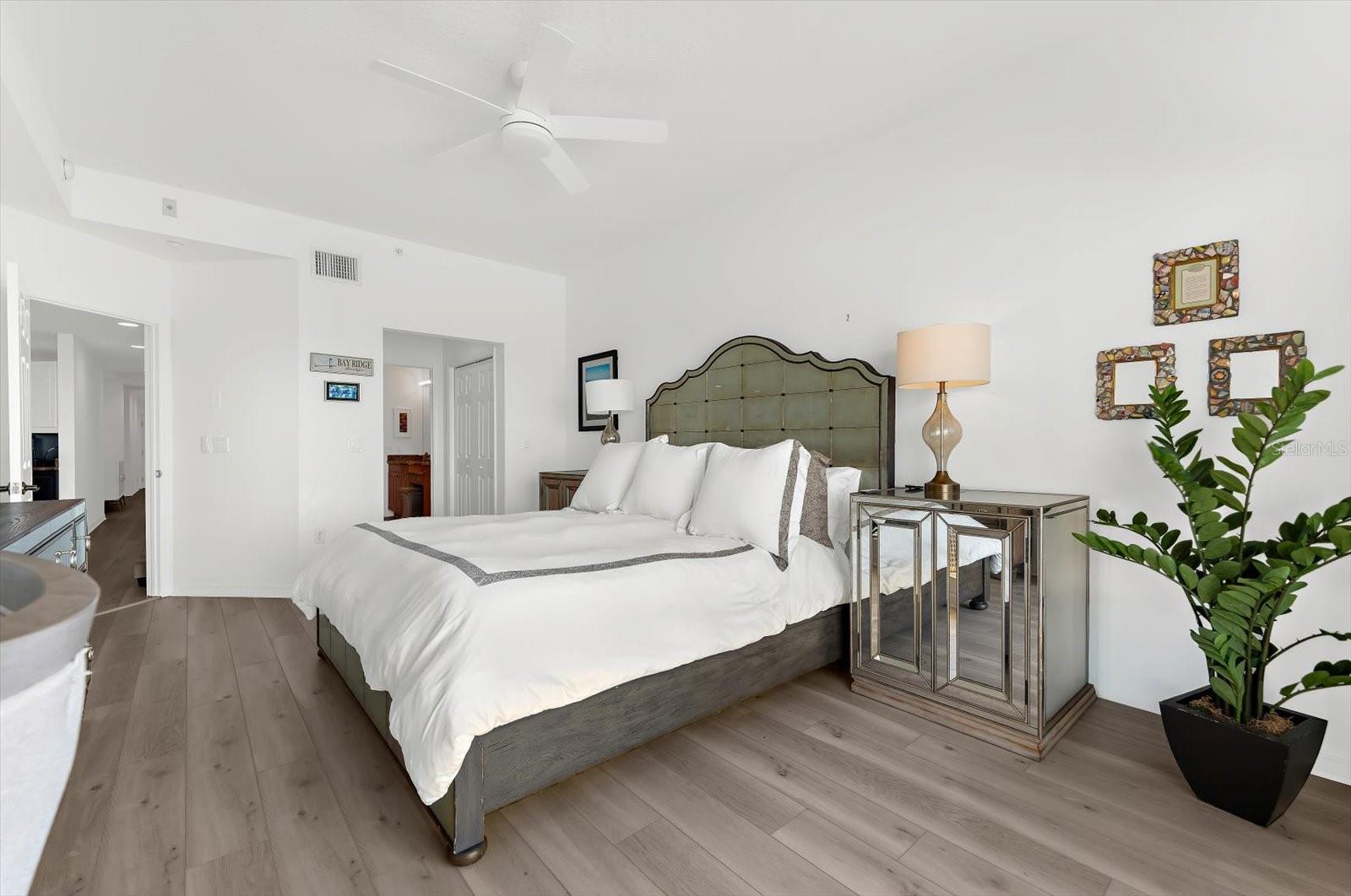 LA VISTANA CONDO - Residential