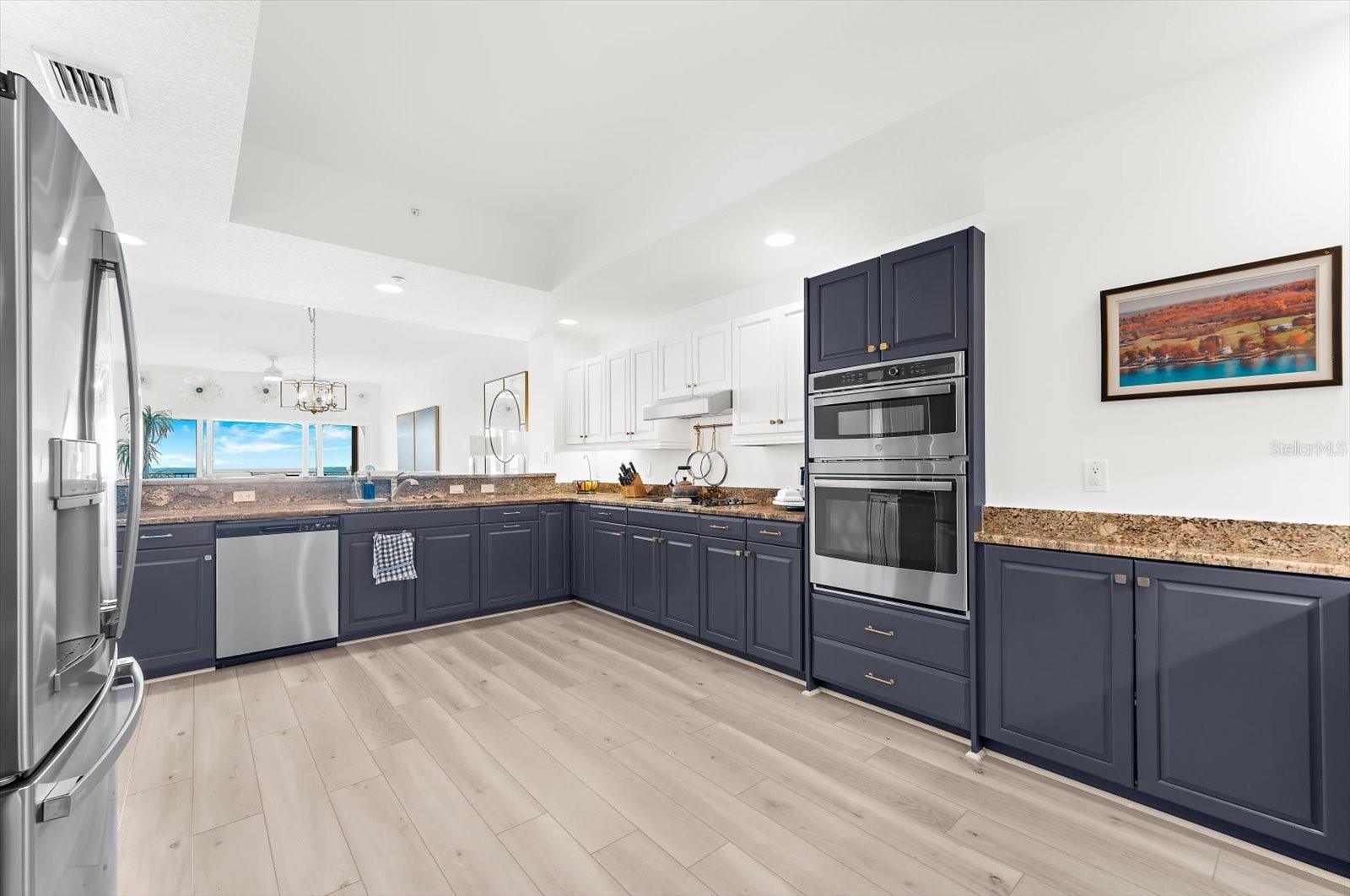 LA VISTANA CONDO - Residential