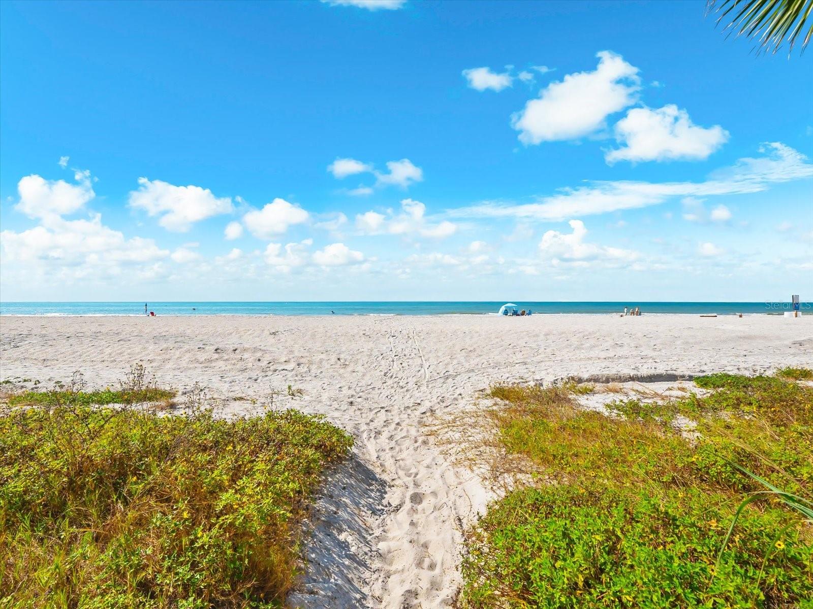 LA VISTANA CONDO - Residential