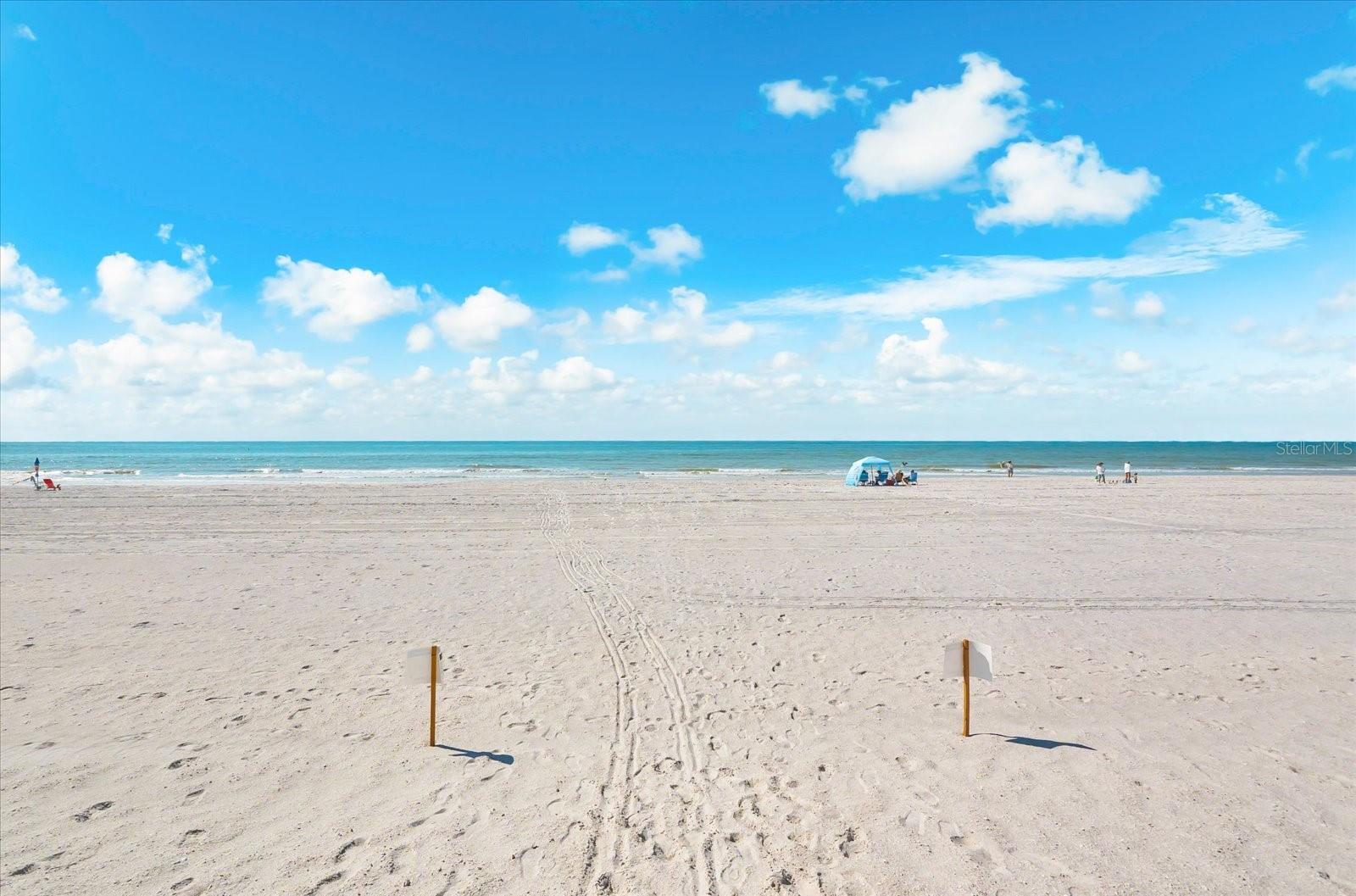 LA VISTANA CONDO - Residential