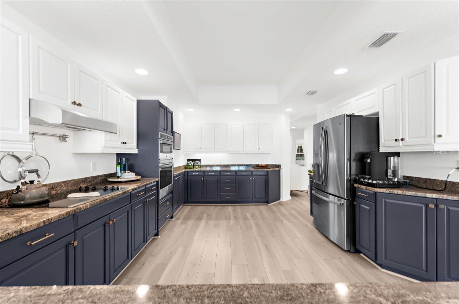 LA VISTANA CONDO - Residential