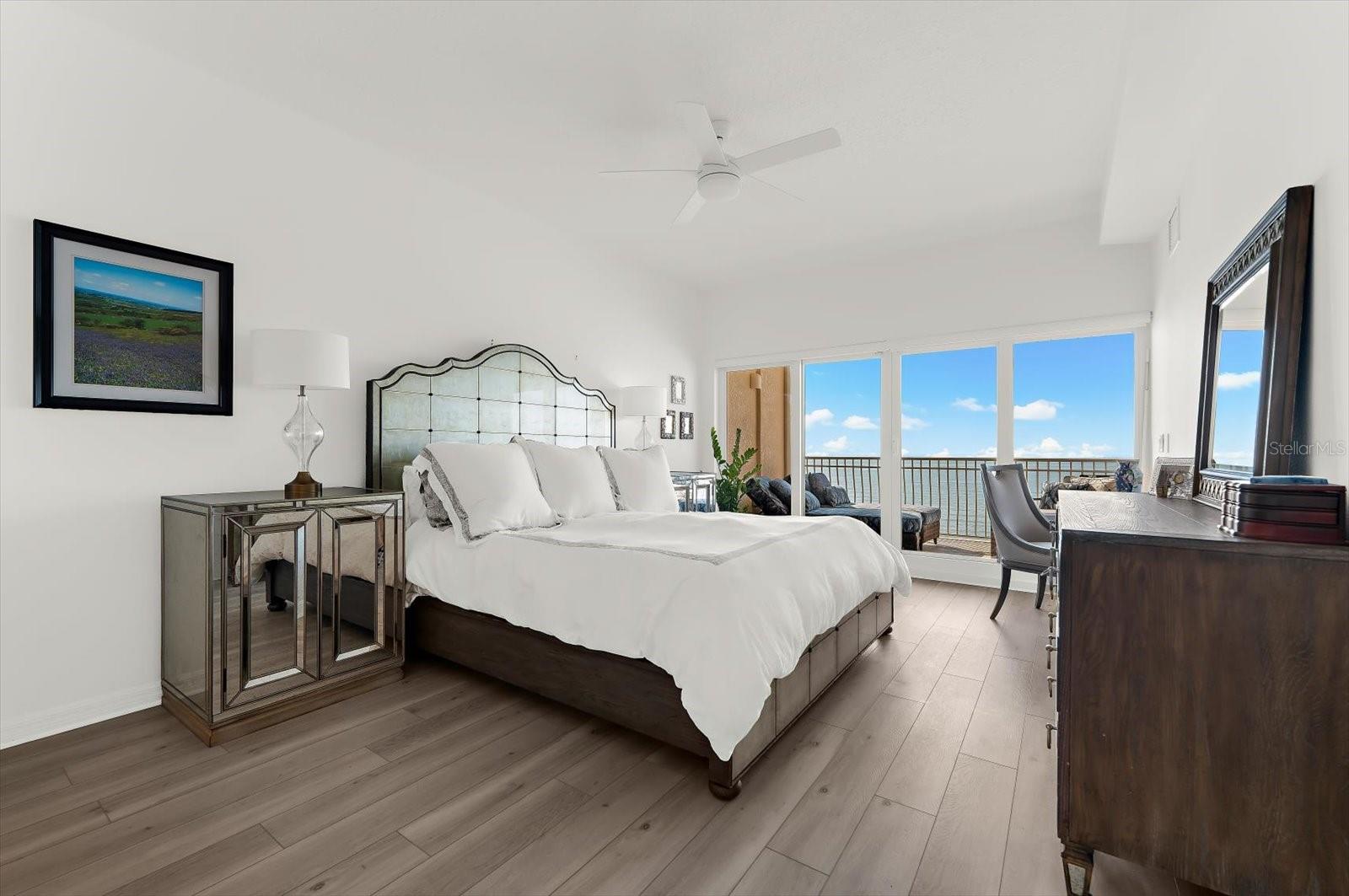 LA VISTANA CONDO - Residential