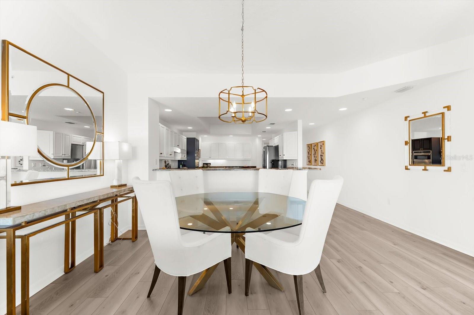 LA VISTANA CONDO - Residential