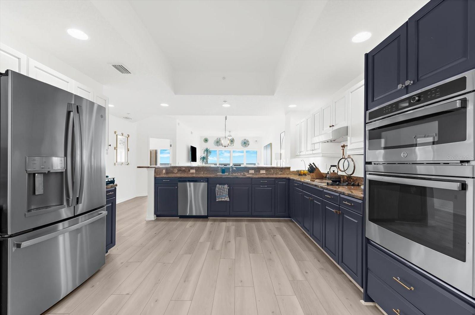 LA VISTANA CONDO - Residential