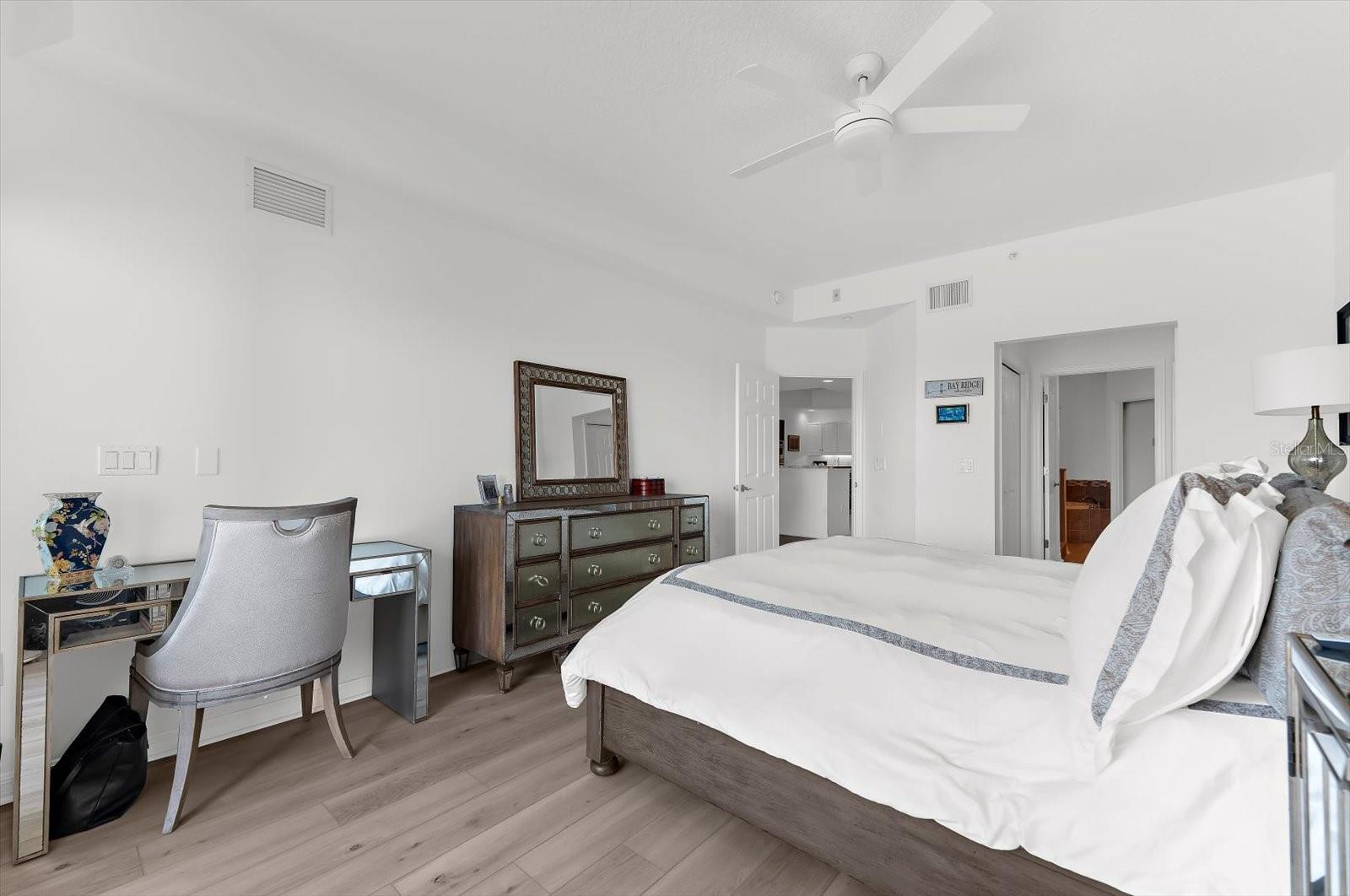 LA VISTANA CONDO - Residential