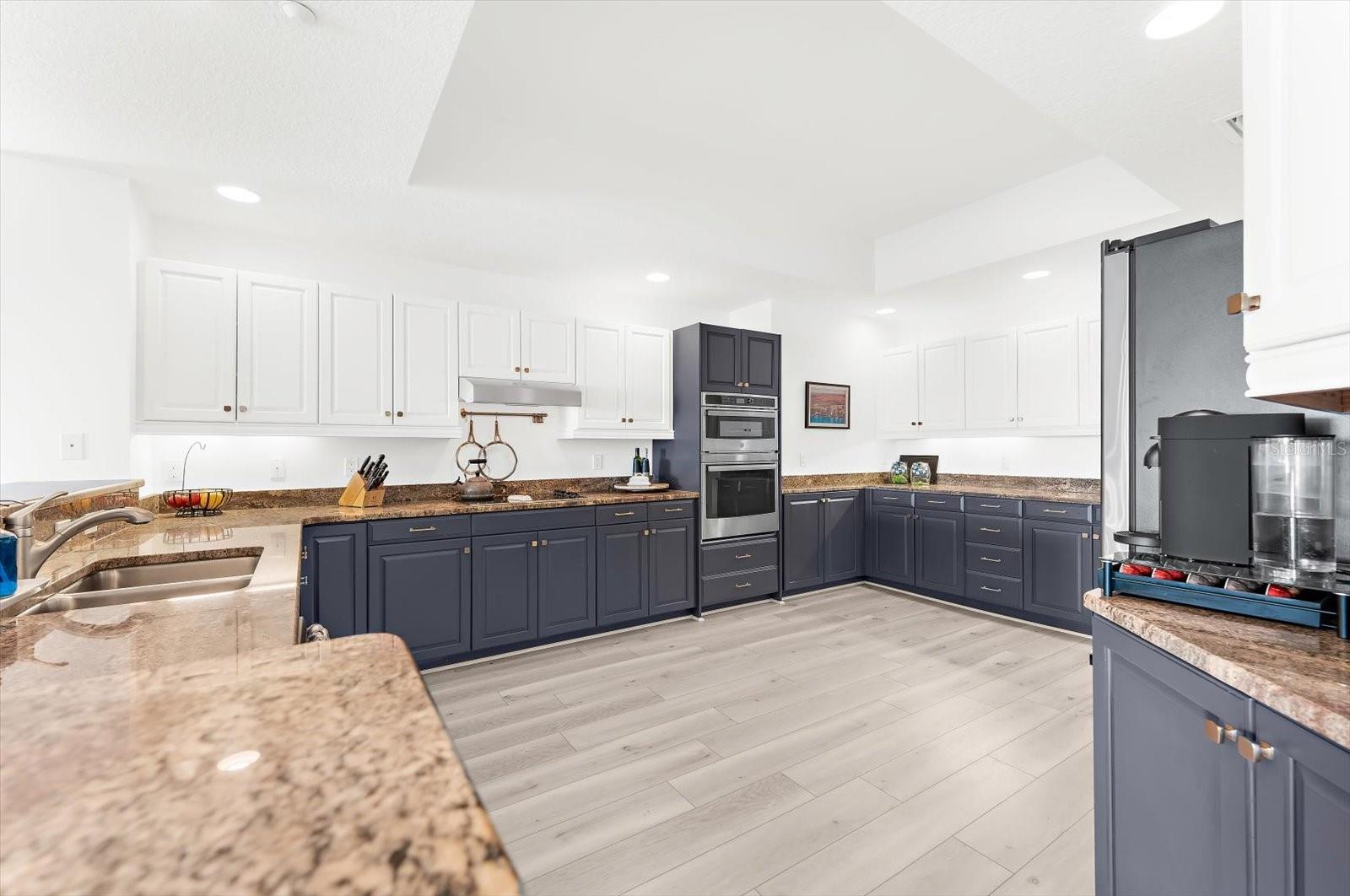 LA VISTANA CONDO - Residential